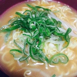 サッポロ一番醤油とんこつラーメン